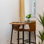 דירה The Magnificent Urban Hideaway