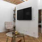 דירה The Magnificent Urban Hideaway *